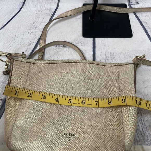 Fossil Handbag Sydney Gold Metallic Crossbody Small Zip‎ Closure Purse - Picture 11 of 14